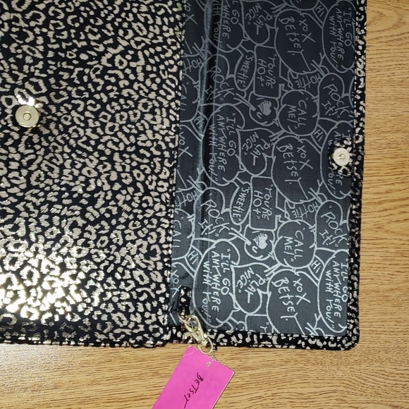 Betsy Johnson Gold & Black Leopard Purse - Picture 7 of 8